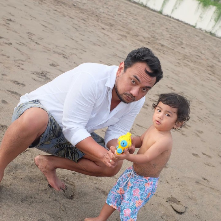 <p>Bambang sama Ayah Bebi main apa sih? serius banget. (Foto: Instagram/meisya__siregar)</p>