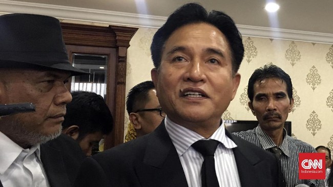 Yusril Ihza Mahendra menyebut China punya banyak kepentingan di Indonesia, sehingga pemerintah harusnya memberi tekanan diplomatik terkait etnis Uighur.