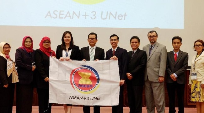 Mahasiswa Universitas Airlangga dan Universitas Indonesia memenangkan kompetisi antar-pemuda se-ASEAN.