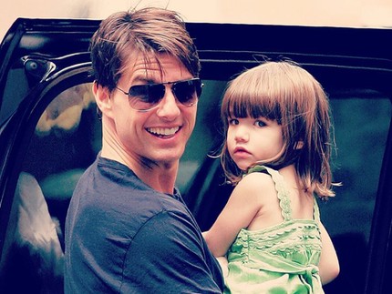 Tom Cruise Ternyata Tetap Kirim Rp5,9 M untuk Suri Meski Tak Temui Putrinya 11 Tahun