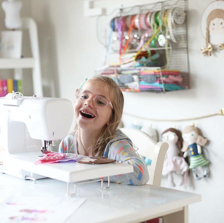 <p>Mulianya hatimu, Nak. Semoga kebaikan yang kamu lakukan menular ke orang lain ya. Sukses selalu Charlotte! (Foto: Instagram/stitchesbycharlotte)  </p>