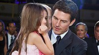 <p>Semoga lekas reuni lagi ya Tom Cruise dan Suri Cruise. Bagaimana pun juga seorang anak perempuan pasti membutuhkan dan merindukan sosok ayah dalam hidupnya. (Foto: Instagram @tomcruisefanofficial)</p>