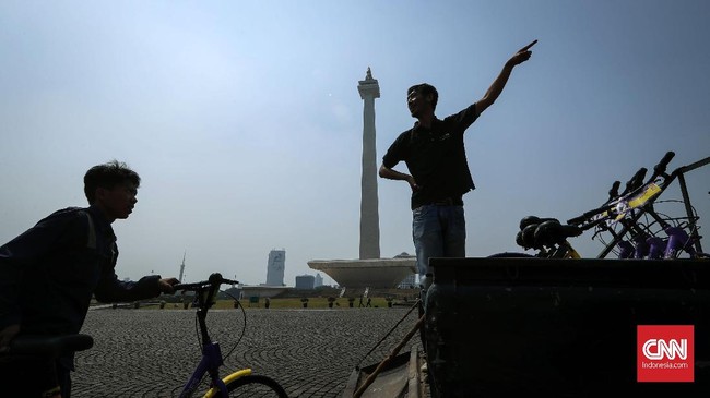 FOTO: Wisata dan Olahraga Sepeda Gratis di Monas