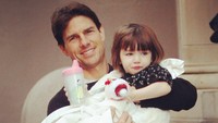 <p>Bulan Juni lalu diberitakan Tom Cruise sangat ingin bertemu Suri pasca bercerai dengan Katie Holmes. Ia sedih karena belum melihat putrinya lagi selama lima tahun. (Foto: Instagram @patrick_cruise1983)</p>