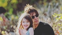 <p>Menurut Bunda, Suri Cruise mirip nggak dengan ayahnya? (Foto: Instagram @patrick_cruise1983)</p>