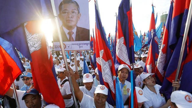 Secara resmi ada 20 partai yang bersaing dalam pemilihan umum Kamboja 2018, namun tak ada oposisi yang kuat setelah CNRP dibubarkan atas tuduhan pengkhianatan.
