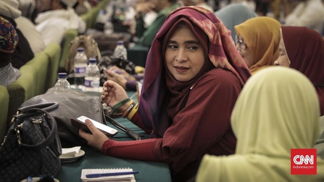 Aktivis gerakan #2019GantiPresiden Neno Warisman berharap pengusiran yang dialami dirinya dan sejumlah rekannya menjadi kasus terakhir.