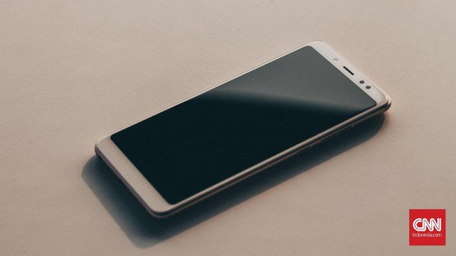Xiaomi Redmi Note 5 dibekali dengan baterai yang tahan lama, meski kemampuannya tak bisa diandalkan untuk bermain gim.