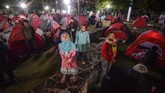FOTO: Terpukau Pesona Gerhana Bulan Total Gerhana bulan total 'Micro Blood Moon' pada Sabtu dini hari berlangsung 1 jam 43 menit, merupakan yang terlama pada abad ini.