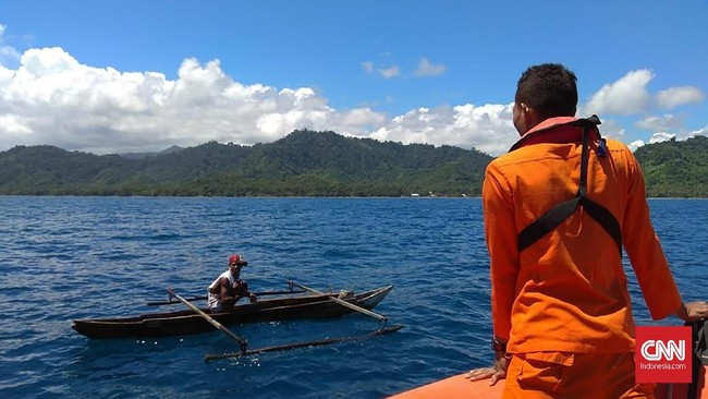 Seorang nelayan dinyatakan hilang setelah perahunya tenggelam di Pulau Moti, Maluku Utara.