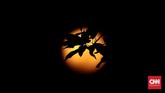 FOTO: Terpukau Pesona Gerhana Bulan Total Gerhana bulan total 'Micro Blood Moon' pada Sabtu dini hari berlangsung 1 jam 43 menit, merupakan yang terlama pada abad ini.
