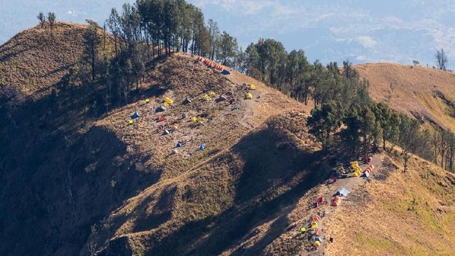 Pembukaan jalur pendakian ke Gunung Rinjani melalui Sesaot diharapkan bisa menggerakan perekonomian masyarakat setempat.