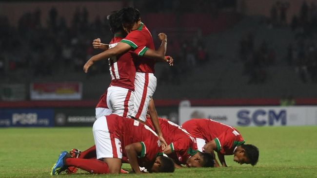 Live Streaming Timnas Indonesia U-16 vs Malaysia Laga semifinal Piala AFF U-16 antara Timnas Indonesia U-16 melawan Malaysia U-16 bakal disiarkan secara langsung dan live streaming, Kamis (9/8) malam ini.