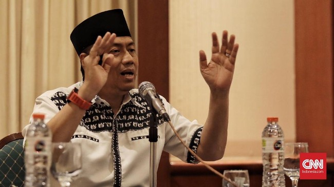 Calon Anggota Legislatif PDIP Kapitra Ampera mengaku sebelum insiden pelemparan bom, ia telah diintai oleh sejumlah oknum.