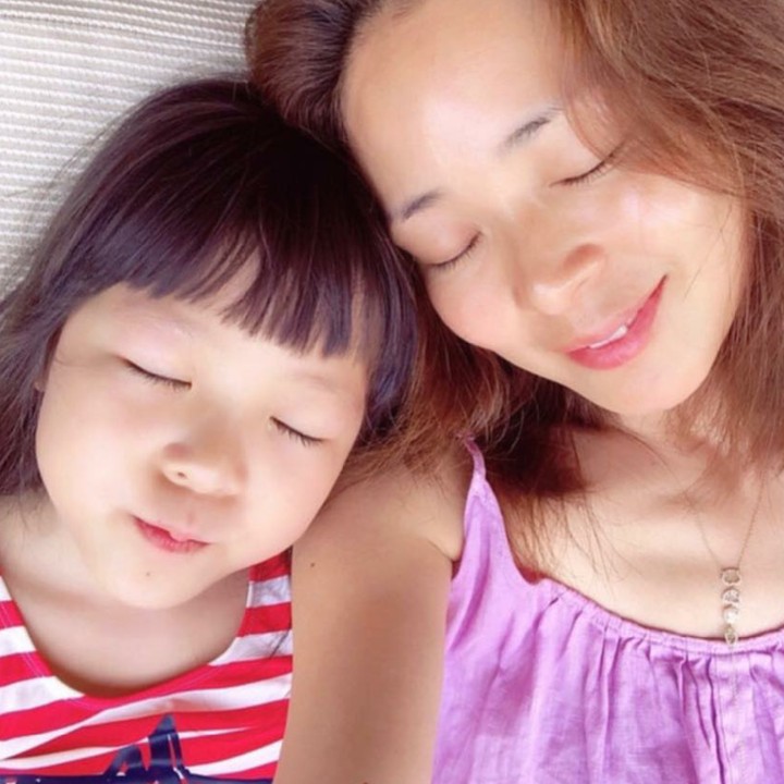 <p>Sarang mirip sama bundanya nggak? (Foto: Instagram/choosarang_official)</p>