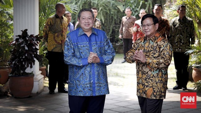 Ketua Umum Gerindra Prabowo Subianto melejit menjadi salah satu topik yang dikicaukan warganet di lini masa Twitter pada Senin.