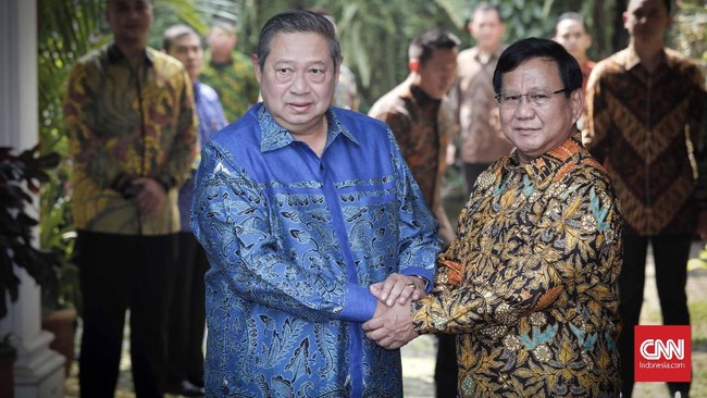 Ketua Umum Demokrat Susilo Bambang Yudhoyono (SBY) tidak didampingi putra sulungnya AHY saat bertemu Prabowo Subianto Senin (30/7) pagi.