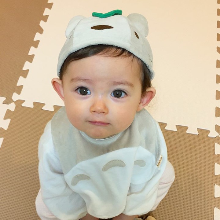 <p>Aksi Ruka di akun Instagram ibunya benar-benar menggemaskan lho. (Foto: Instagram @wombatnana)</p>