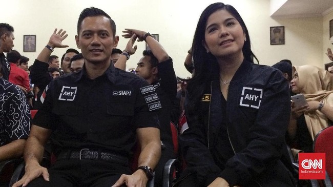Ketua Umum Partai Demokrat Agus Harimurti Yudhoyono meminta doa untuk kesehatan istrinya yang sedang terpapar virus corona.