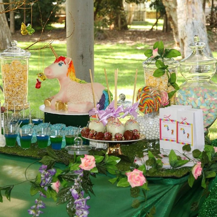 <p>Dekorasi meja untuk hidangan penutupnya menggemaskan ya. (Foto: Facebook/ Pop the Balloon Children's Parties & Events)</p>