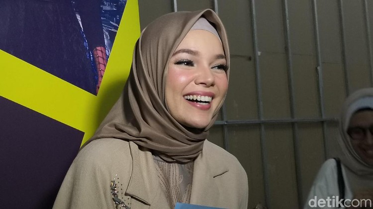 Dewi Sandra