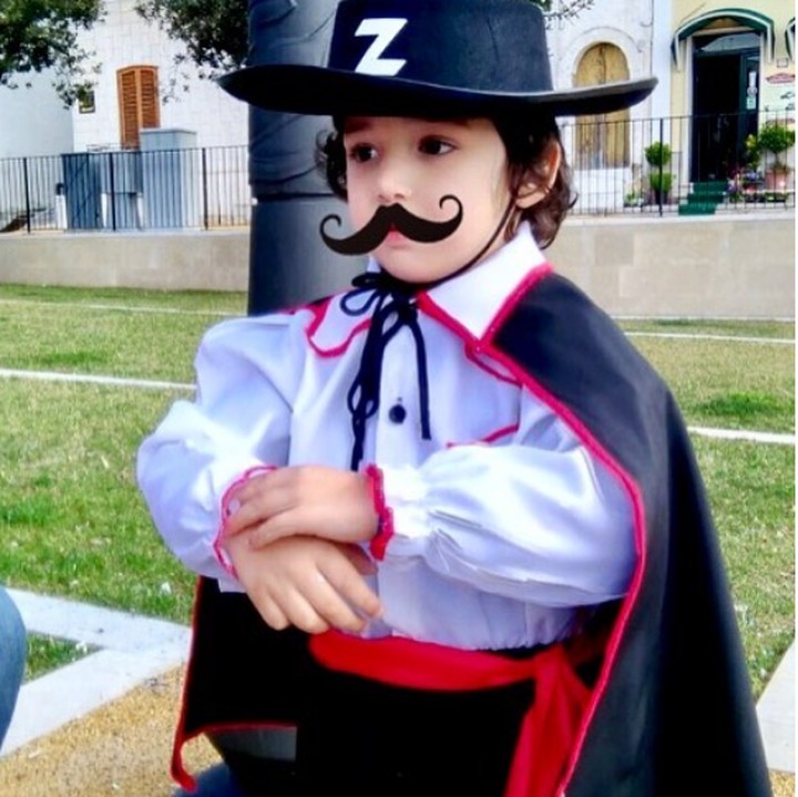 <p>Eh, Zorro-nya sudah besar lho. Sudah punya kumis. (Foto: Instagram/@carola_fella)  </p>