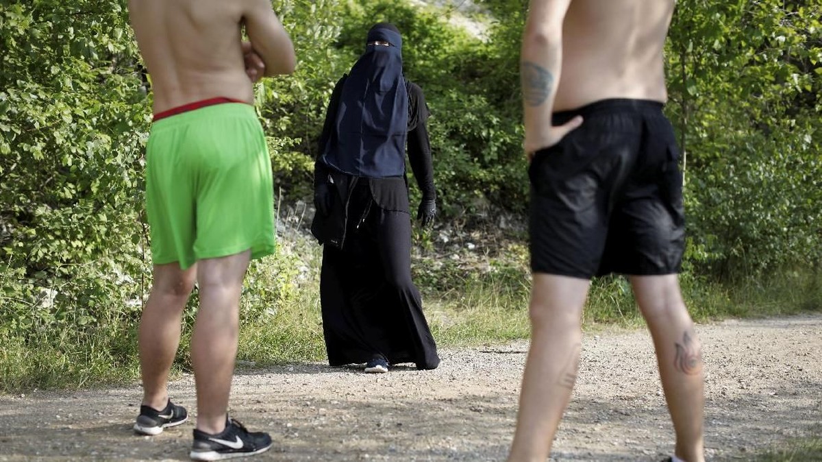 FOTO: Perlawanan Perempuan atas Larangan Niqab Denmark