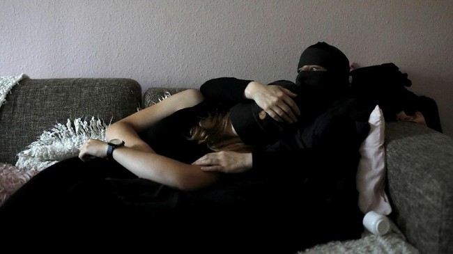FOTO: Perlawanan Perempuan atas Larangan Niqab Denmark