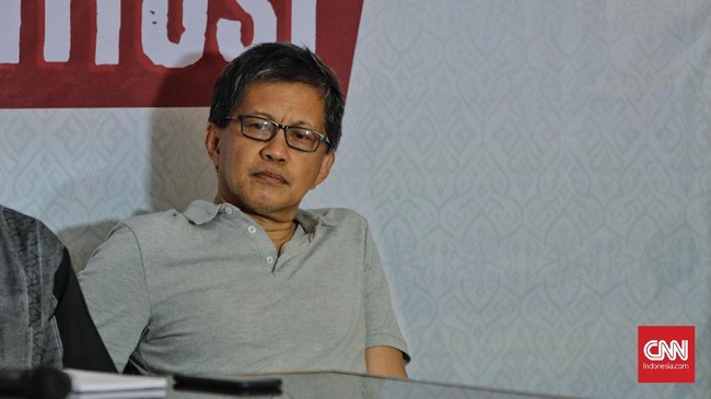 Ahli filsafat sekaligus pengamat politik Rocky Gerung mengklaim PNS DKI terang-terangan sebut 'ganti presiden' saat apel.