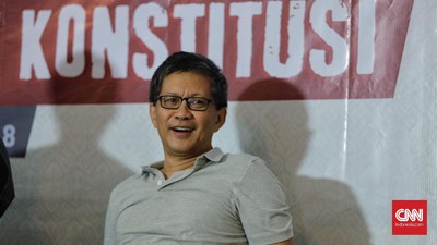 Rocky Gerung Minta Maaf Bikin Gaduh dan Timbulkan Perselisihan Rocky Gerung minta maaf karena kritiknya terhadap Presiden Jokowi menimbulkan keonaran di publik antara yang pro dan kontra.