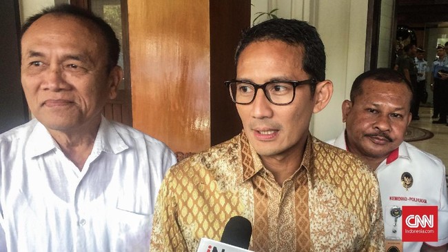 Ketua DPP PAN Yandri Susanto dan Waketum Gerindra Sandiaga Uno menyambangi kediaman Ketum Gerindra Prabowo Subianto untuk membahas hasil ijtima GNPF-Ulama.