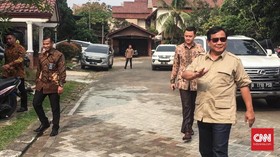 Prabowo Instruksikan Kader Gerindra Lindungi Neno Warisman
