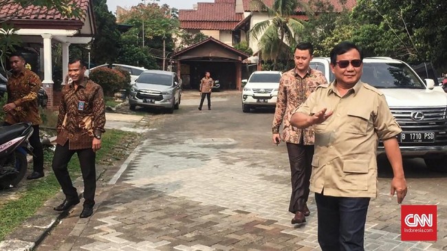 Wakil Ketua Umum Partai Gerindra Fadli Zon mengklaim Prabowo memerintahkan kadernya langsung membantu Neno ketika diadang di Batam pada akhir pekan lalu.