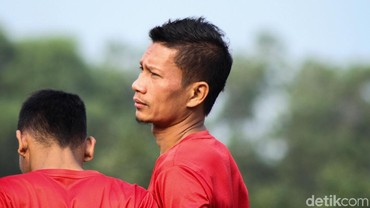 img-title Pesepakbola Ismed Sofyan Terancam Gagal Cerai karena Tak Bayar Uang Iddah