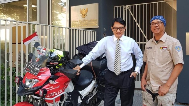 Stephen Marx Langitan mengawali perjalanan keliling dunia naik motor dari Jakarta sejak 25 Maret 2018.