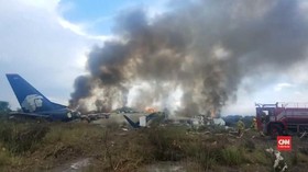 VIDEO: Pesawat Jatuh di Meksiko, Diduga Karena Angin Kencang