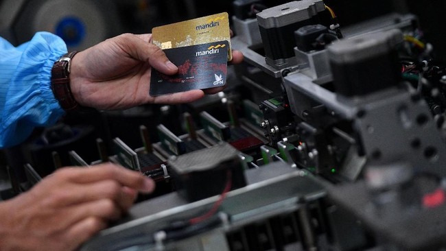 Kartu ATM/debit berlogo Gerbang Pembayaran Nasional (GPN) memiliki sejumlah keuntungan, di antaranya biaya administrasi yang lebih murah.