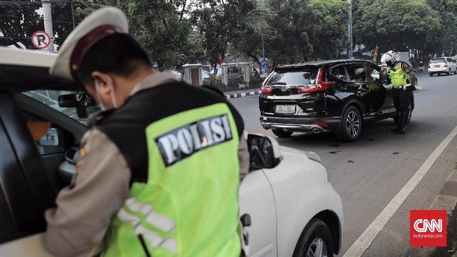 Kamera CCTV akan bekerja menangkap gambar pelanggar lalu lintas di jalan raya. Tidak ada lagi penahanan SIM atau STNK di lokasi tilang.