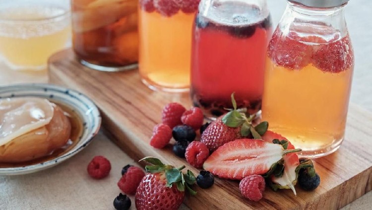 strawberry smoothie milkshake in glass