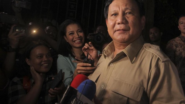 PKS membantah klaim Sekjen Gerindra yang menyebut partainya legowo soal cawapres.  Kata Wasekjen PKS, partainya tetap meminta Prabowo memilih Salim atau UAS.