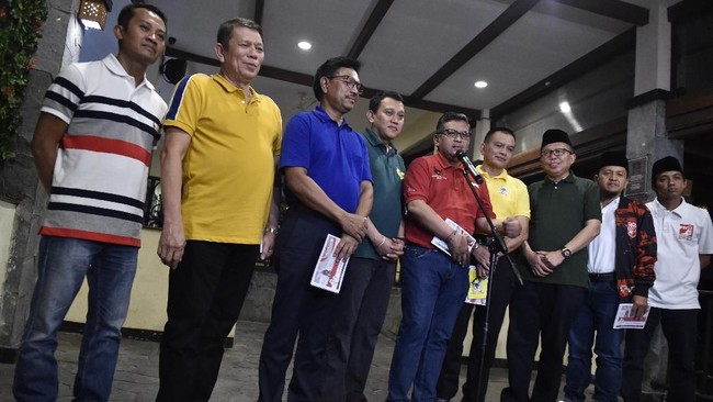 Politikus PDIP menyatakan hingga saat ini PKB masih berada di Koalisi Indonesia Kerja, koalisi partai politik pendukung Jokowi. 