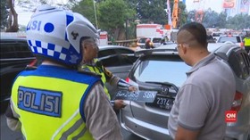 VIDEO: Tilang Perdana Temukan Pelanggar Plat Nomor