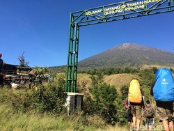 Mau Ada Hotel di Segara Anak Gunung Rinjani?