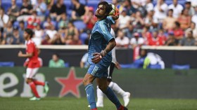 Juventus Kesal Perin Ditolak Benfica