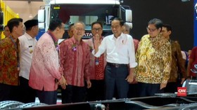 Jokowi Singgung Pajak Mobil, Menperin Airlangga 'Lempar Bola'