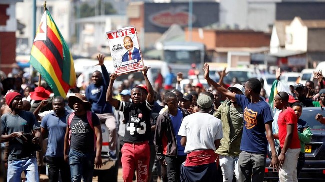 FOTO: Bentrok Pemilu Zimbabwe Berujung Maut