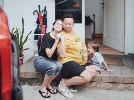 Intip Kekompakan Ringgo dan Sabai Urus Anak
