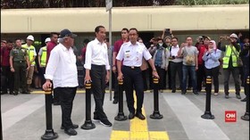VIDEO: Jokowi Jajal Pelican Crossing Bundaran HI