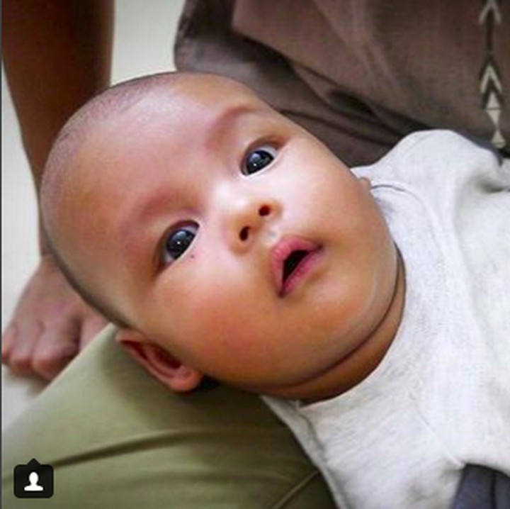 <p>Kata ayah dan bundanya, pipi Maher mirip cilok, bola ubi, dan tahu bulat. Setuju, Bun? (Foto: Instagram/ @adhityaputri)</p>