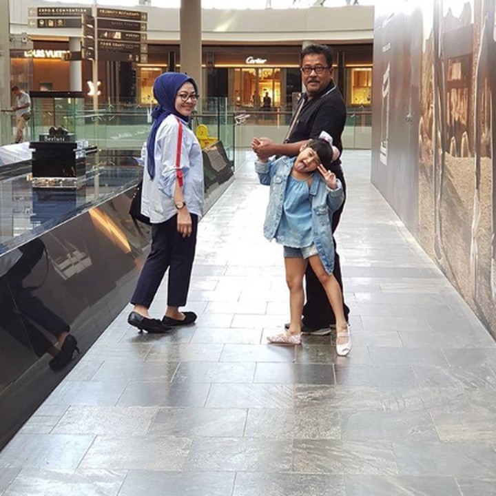 <p>Saat diajak berpose, Amara langsung bergaya nih. (Foto: Instagram/ @si.rano)</p>